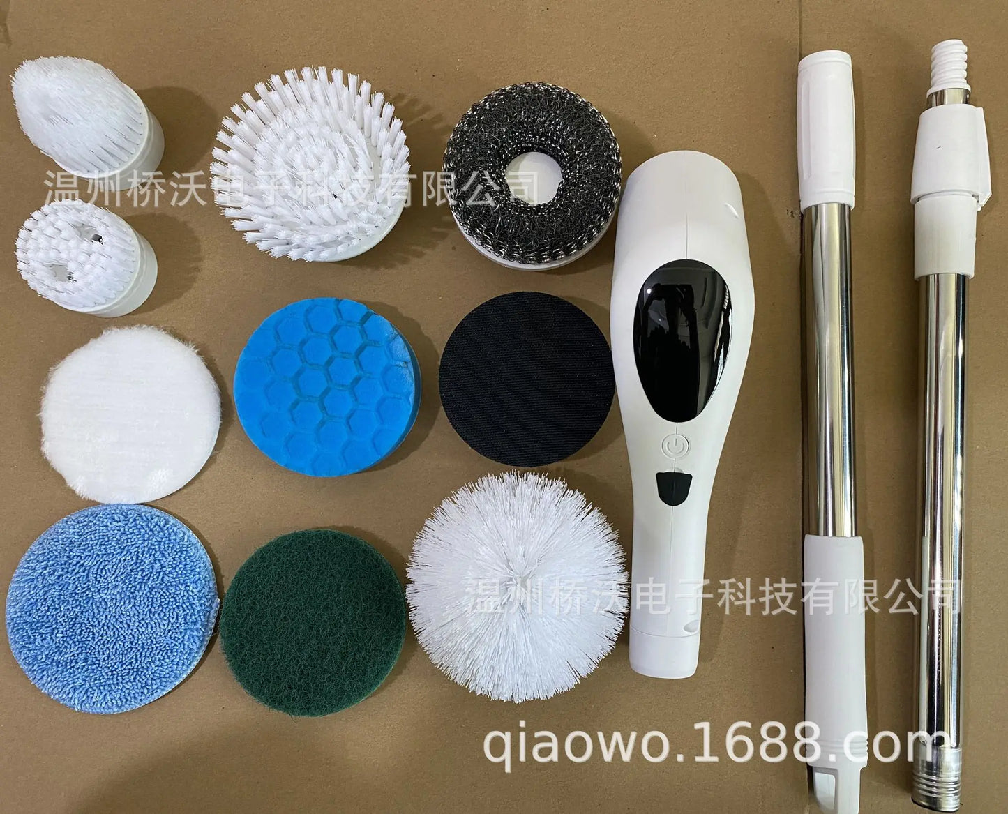 Household cleaning brushes
